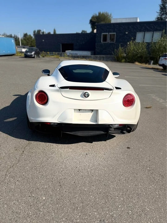 2016 Alfa Romeo 4C - Image 5 of 11