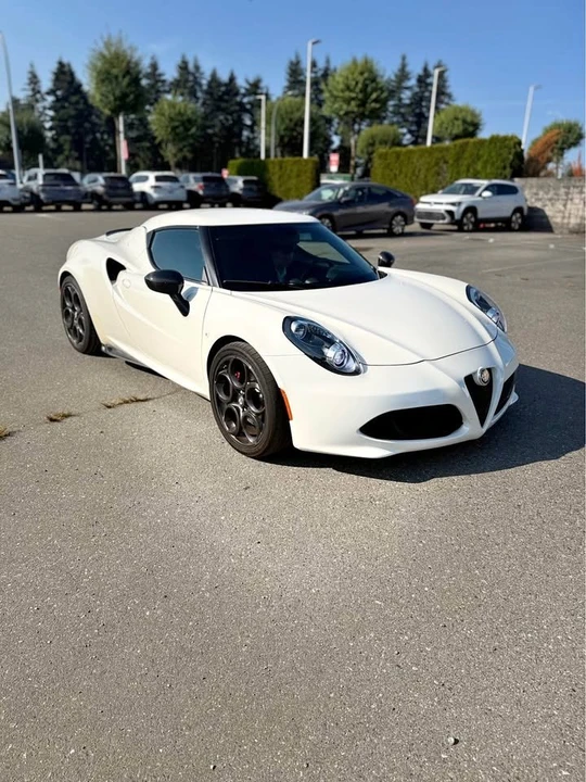 2016 Alfa Romeo 4C - Image 3 of 11