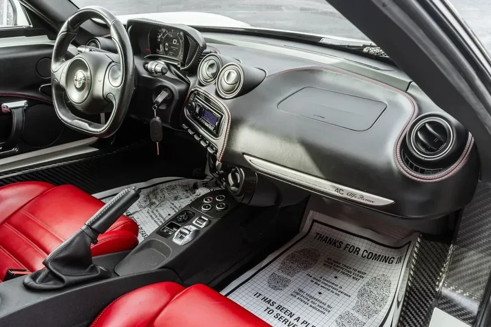 2016 Alfa Romeo 4C - Image 8 of 20