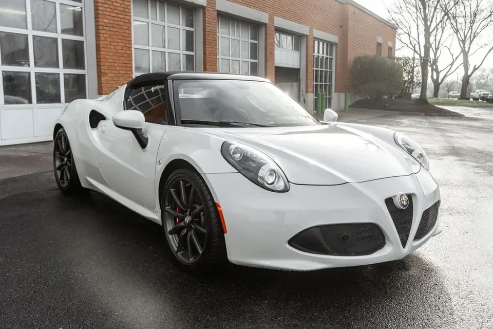 2016 Alfa Romeo 4C - Image 4 of 20