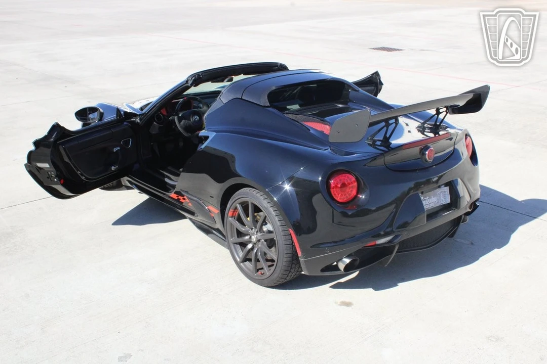 2016 Alfa Romeo 4C Spider - Image 9 of 12
