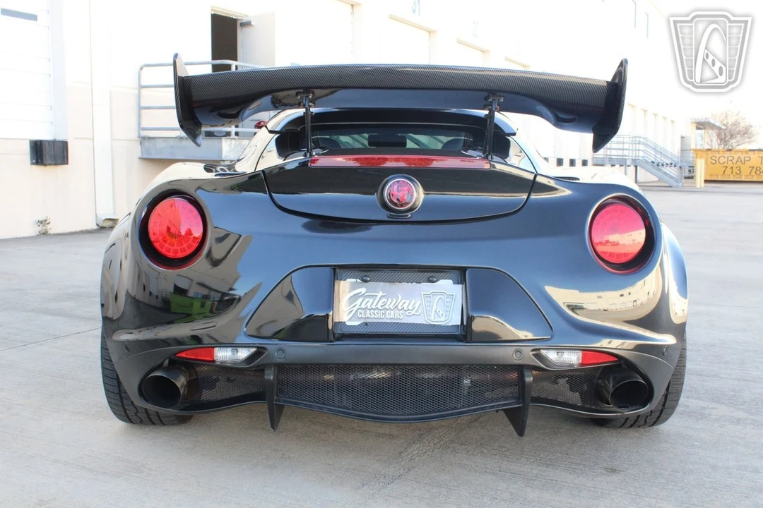 2016 Alfa Romeo 4C - Image 21 of 31