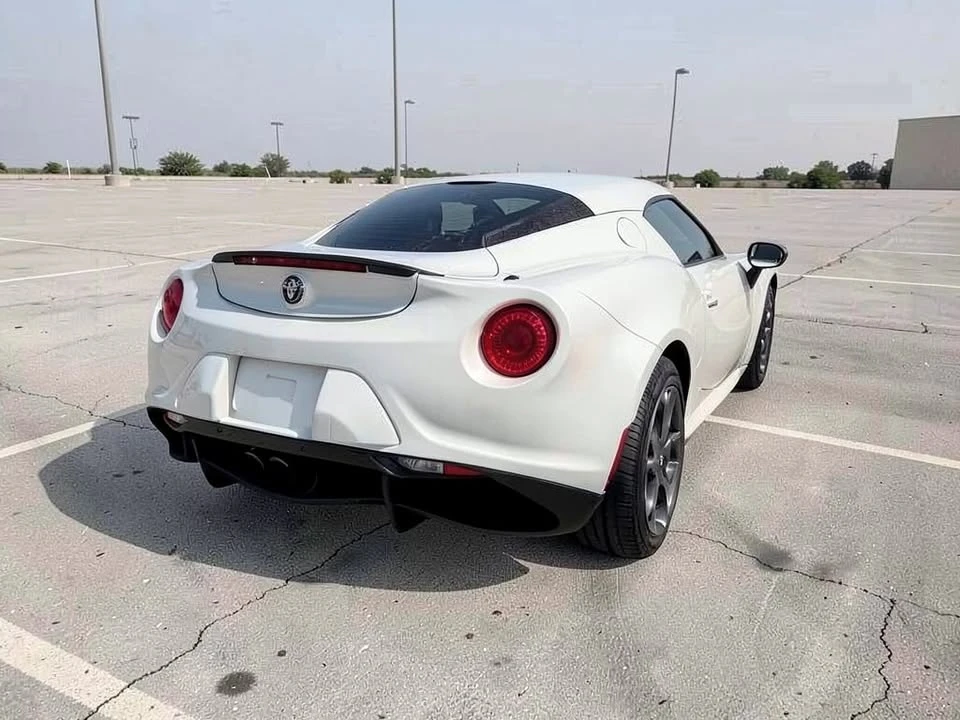 2016 Alfa Romeo 4C - Image 4 of 20
