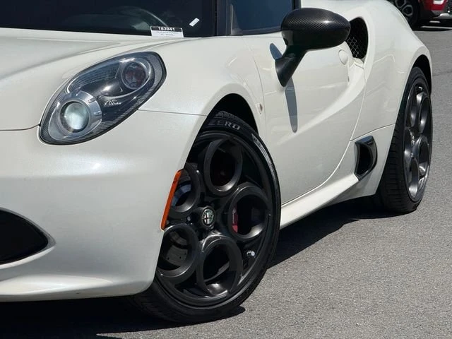 2016 Alfa Romeo 4C - Image 6 of 17