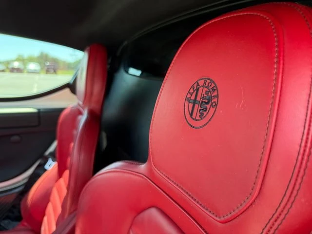 2016 Alfa Romeo 4C - Image 10 of 17