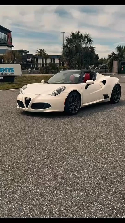 2016 Alfa Romeo 4C Coupe - Image 16 of 16