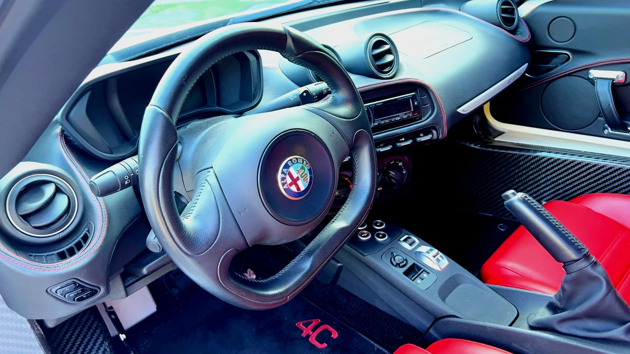 2016 Alfa Romeo 4C Coupe - Image 18 of 21