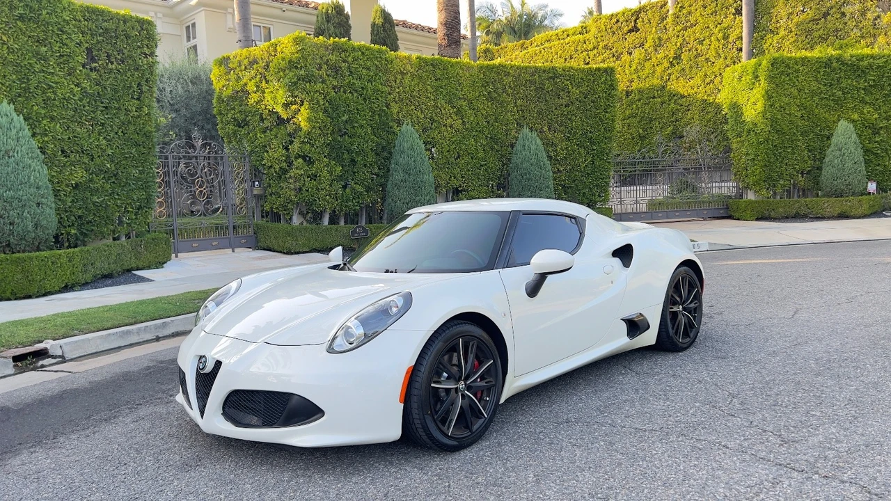 2016 Alfa Romeo 4C Coupe - Image 2 of 21