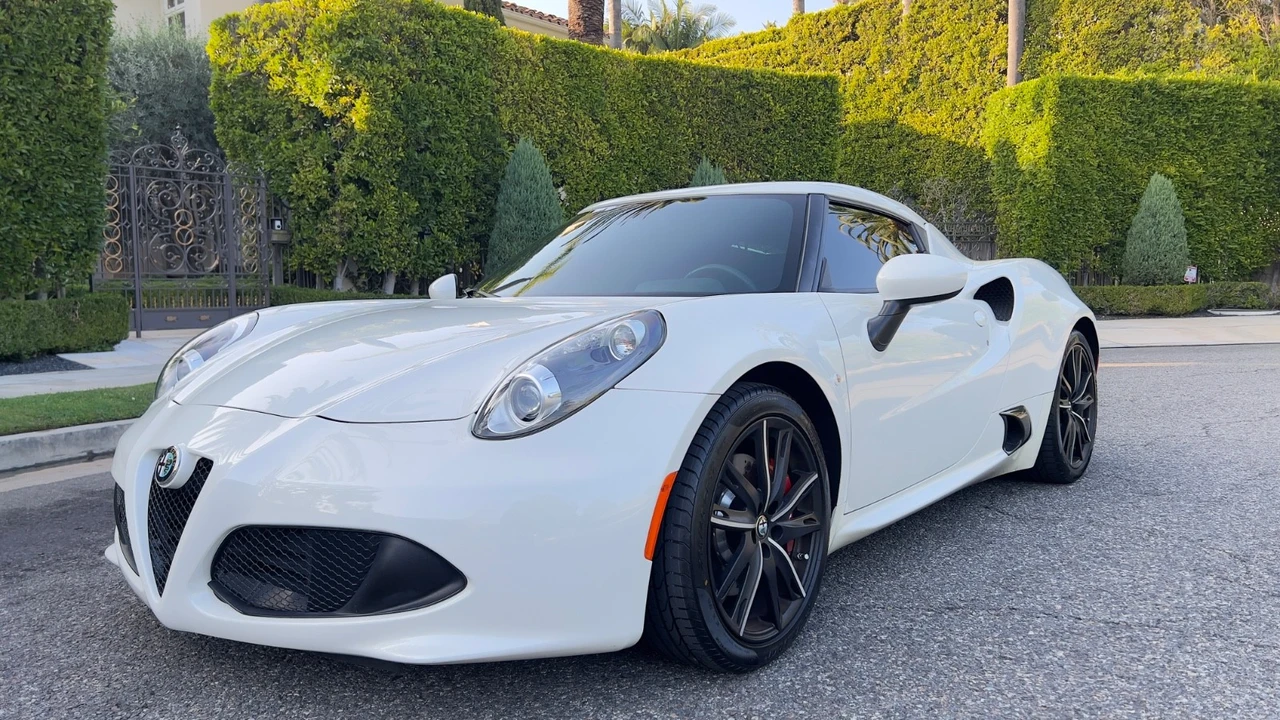 2016 Alfa Romeo 4C Coupe - Image 9 of 21