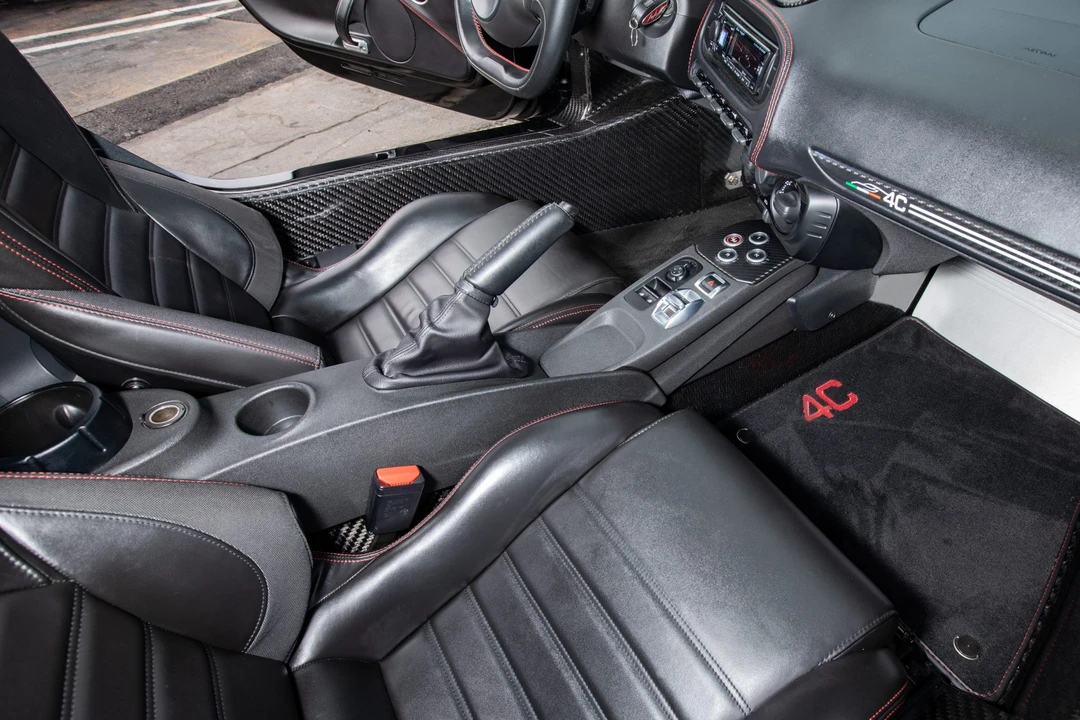 2016 Alfa Romeo 4C Coupe - Image 28 of 31