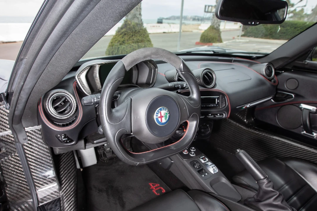 2016 Alfa Romeo 4C Coupe - Image 26 of 31