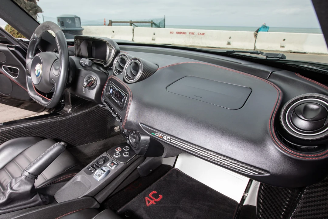 2016 Alfa Romeo 4C Coupe - Image 29 of 31