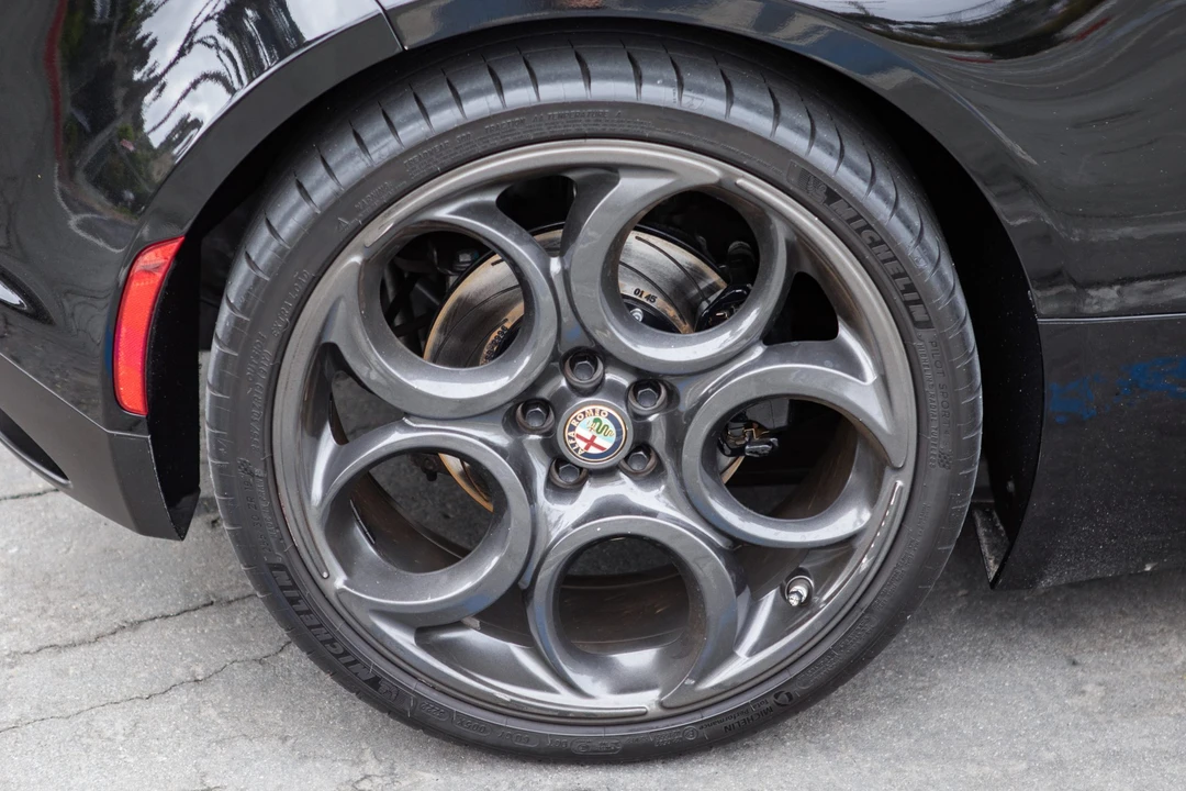 2016 Alfa Romeo 4C Coupe - Image 23 of 31
