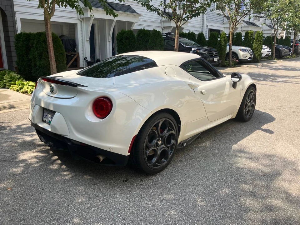 2016 Alfa Romeo 4C - Image 2 of 3