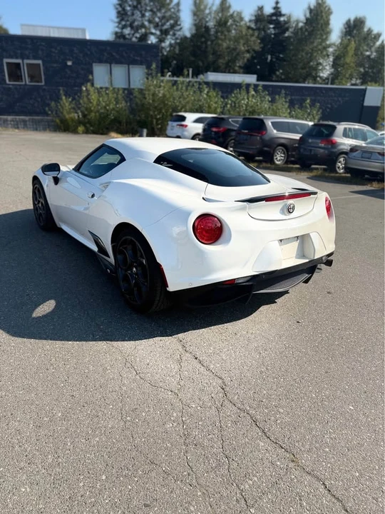 2016 Alfa Romeo 4C - Image 5 of 12