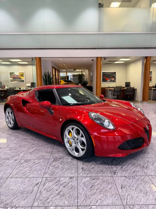 2016 Alfa Romeo 4C - Image 5 of 15