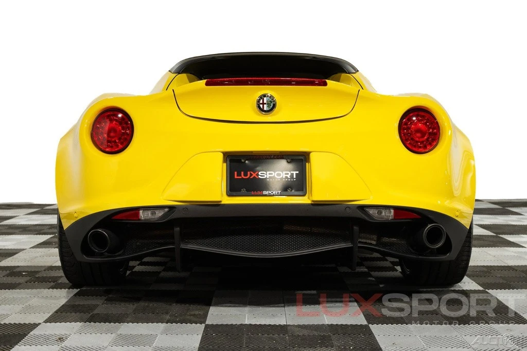 2016 Alfa Romeo 4C Spider - Image 9 of 24