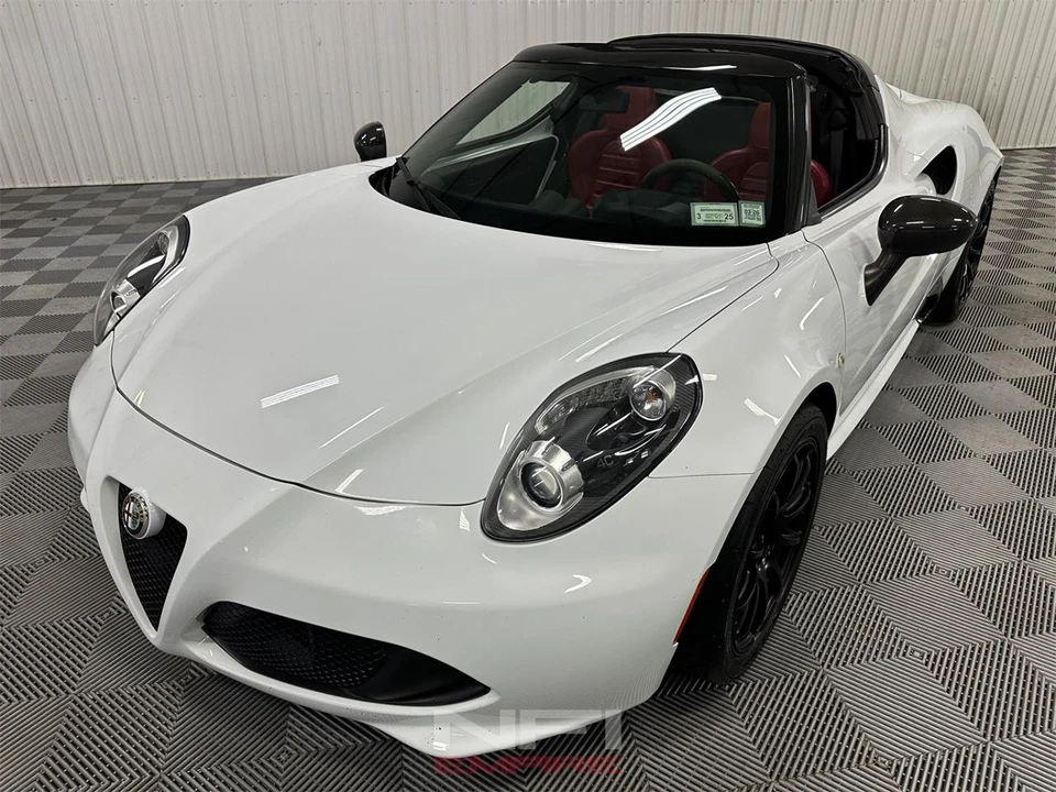2016 Alfa Romeo 4C Spider - Image 5 of 31