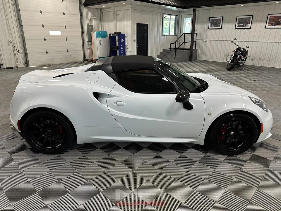 2016 Alfa Romeo 4C Spider - Image 13 of 31