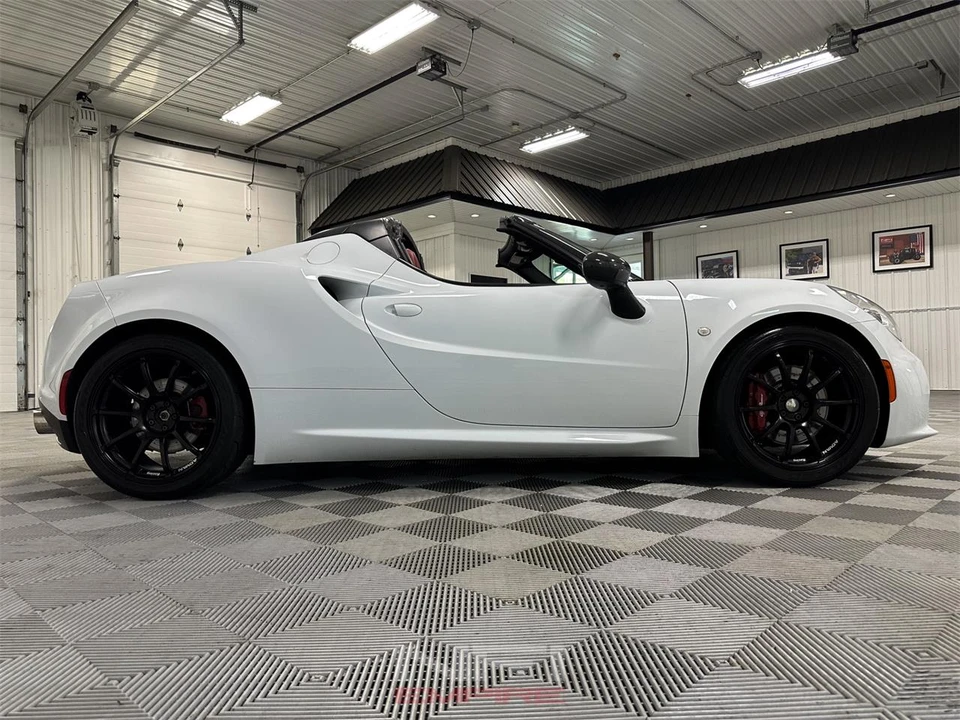 2016 Alfa Romeo 4C Spider - Image 26 of 31