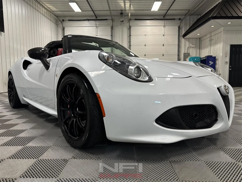 2016 Alfa Romeo 4C Spider - Image 24 of 31