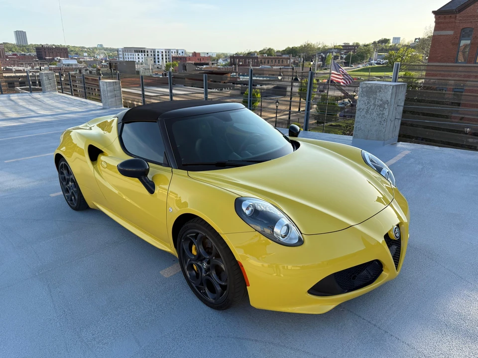 2016 Alfa Romeo 4C Spider - Image 26 of 31