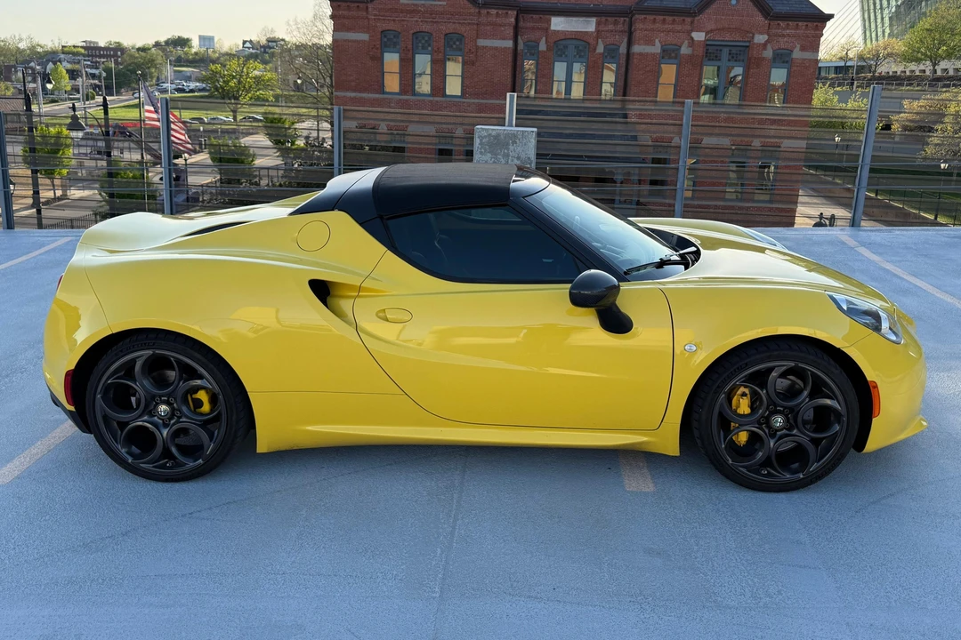 2016 Alfa Romeo 4C Spider - Image 3 of 31