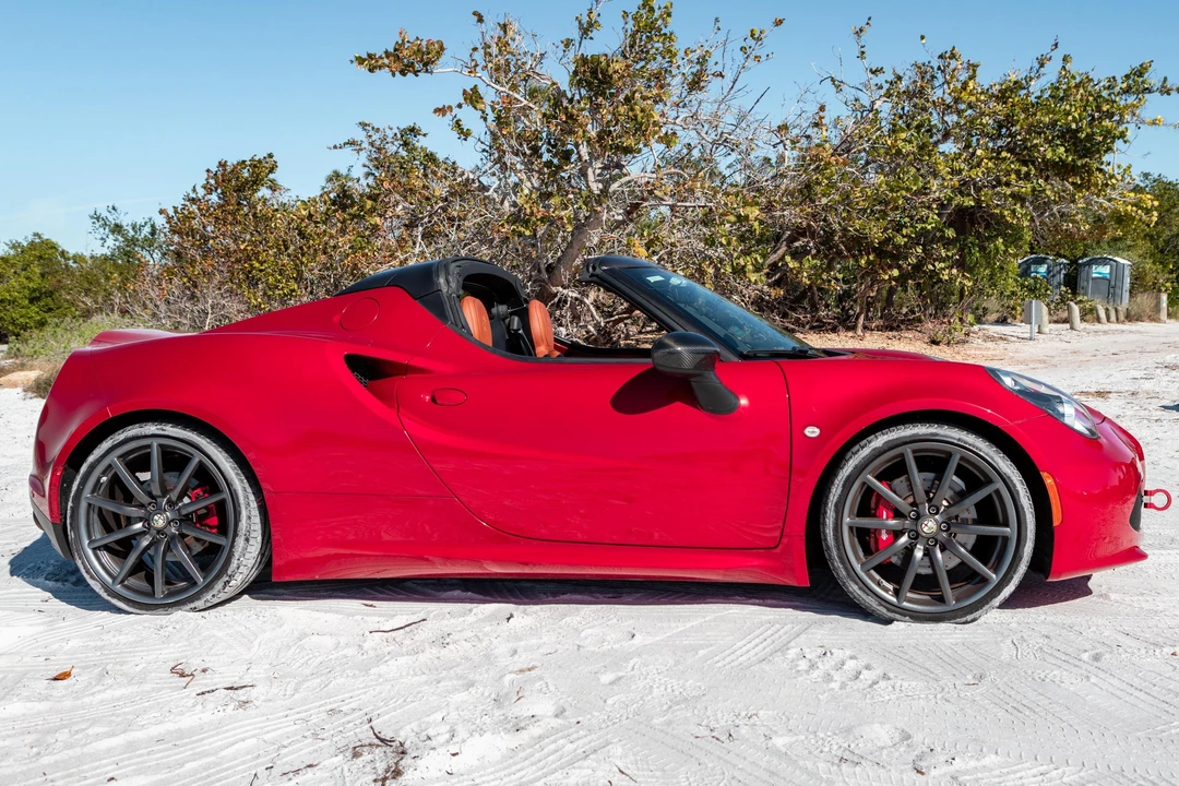 2016 Alfa Romeo 4C Spider - Image 3 of 5