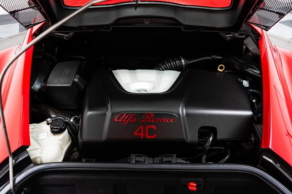 2016 Alfa Romeo 4C Coupe - Image 8 of 15