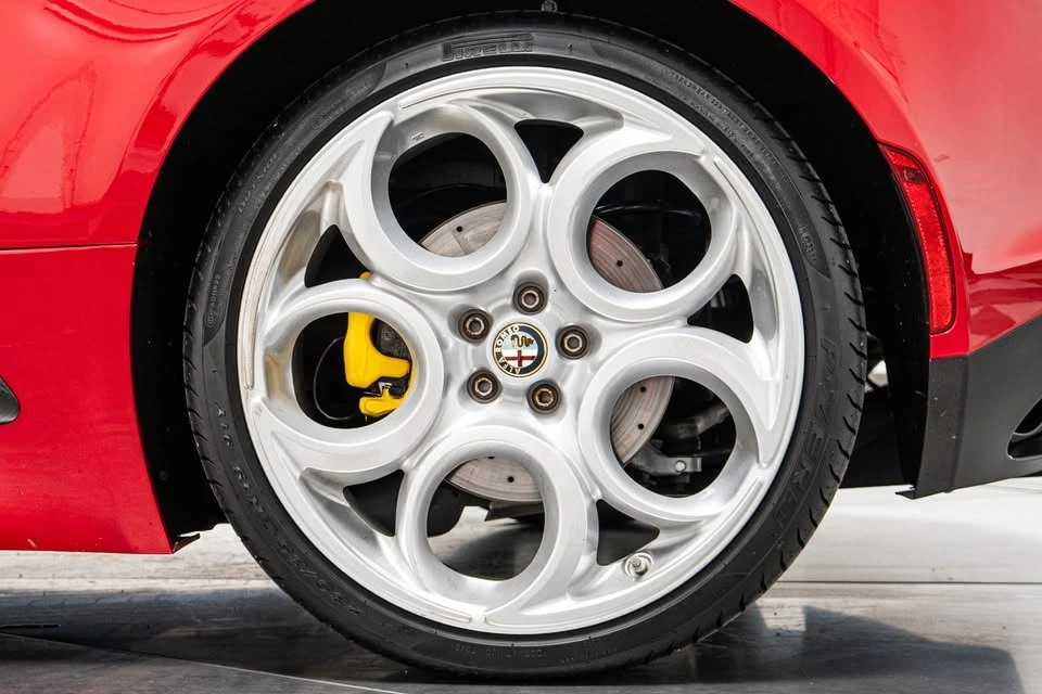 2016 Alfa Romeo 4C Coupe - Image 7 of 15