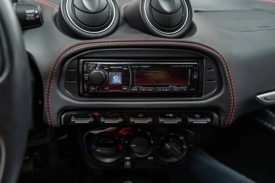 2016 Alfa Romeo 4C Coupe - Image 13 of 15