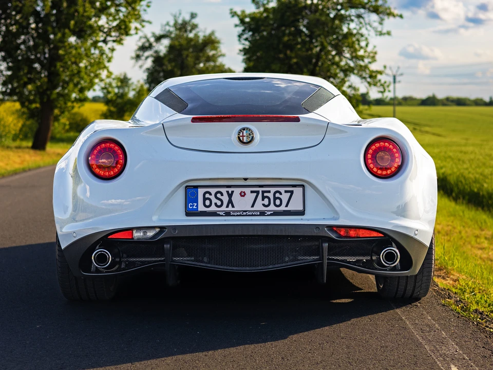2016 Alfa Romeo 4C - Image 30 of 31