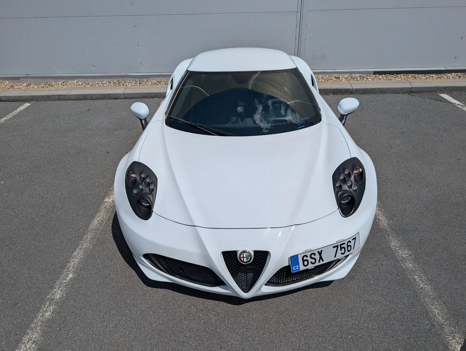 2016 Alfa Romeo 4C - Image 18 of 31