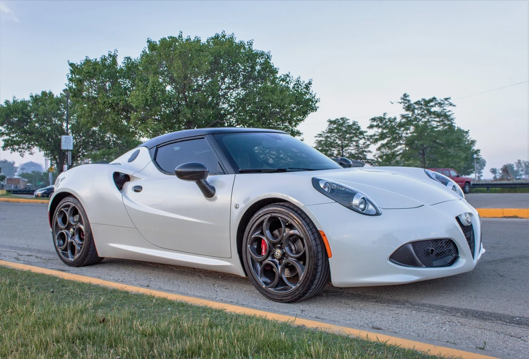 2016 Alfa Romeo 4C Coupe - Image 20 of 31