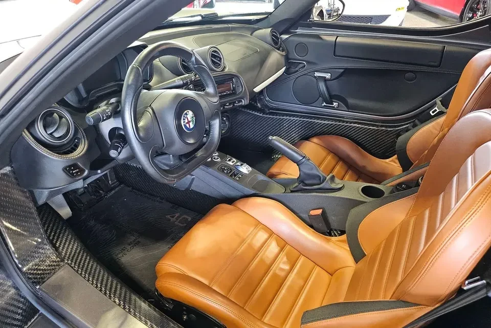 2016 Alfa Romeo 4C - Image 9 of 18