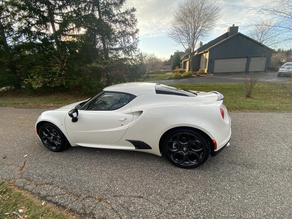 2016 Alfa Romeo 4C Coupe - Image 12 of 31