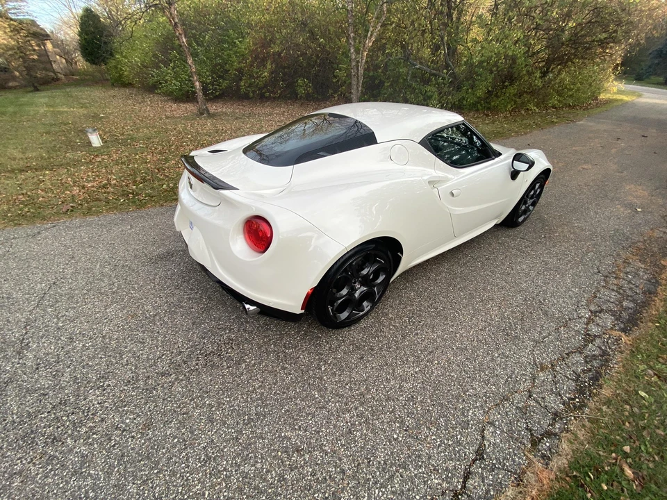 2016 Alfa Romeo 4C Coupe - Image 17 of 31
