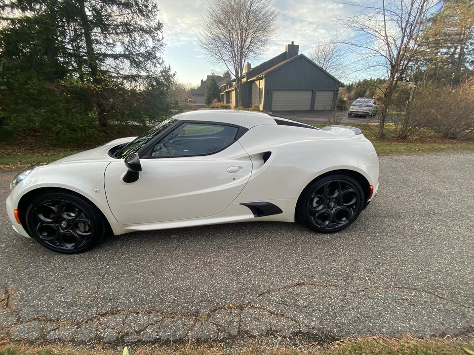 2016 Alfa Romeo 4C Coupe - Image 11 of 31