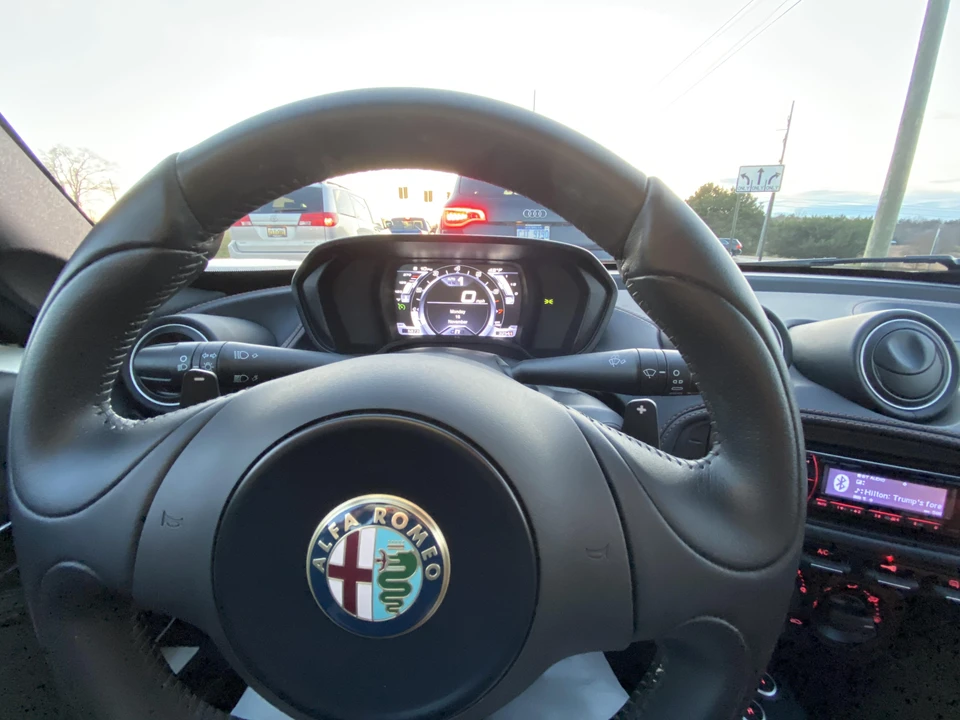 2016 Alfa Romeo 4C Coupe - Image 27 of 31