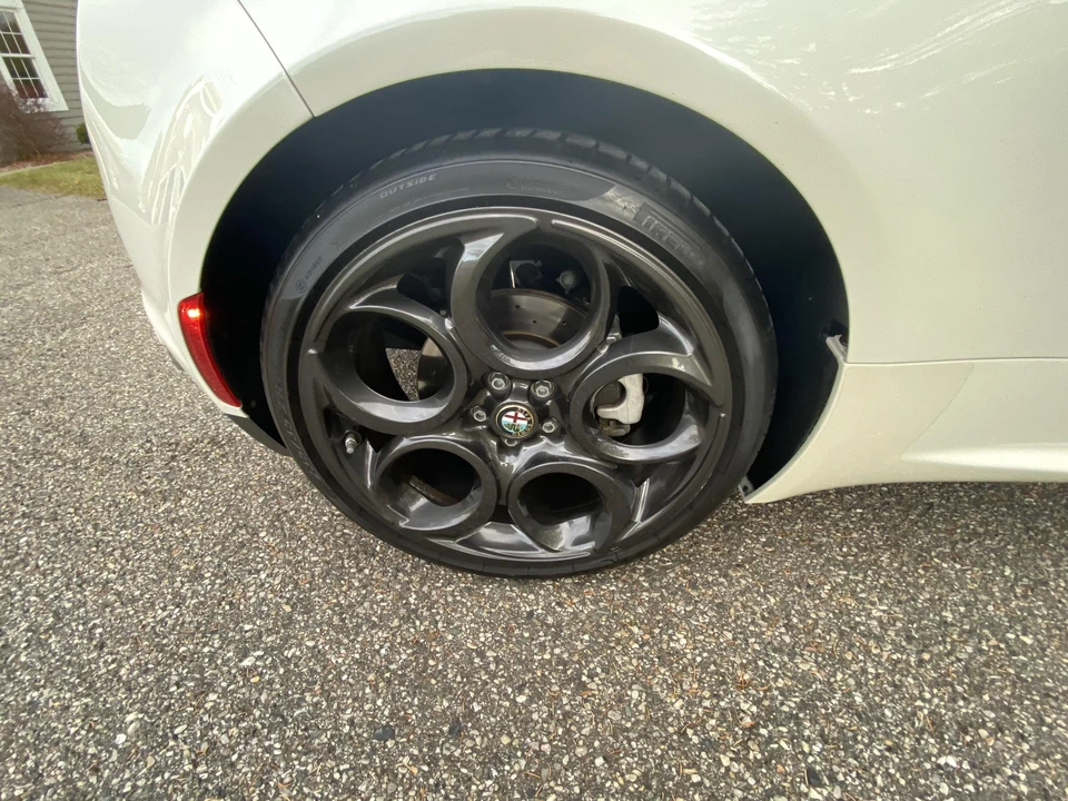 2016 Alfa Romeo 4C Coupe - Image 25 of 31