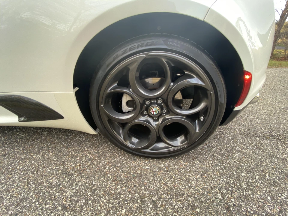 2016 Alfa Romeo 4C Coupe - Image 24 of 31