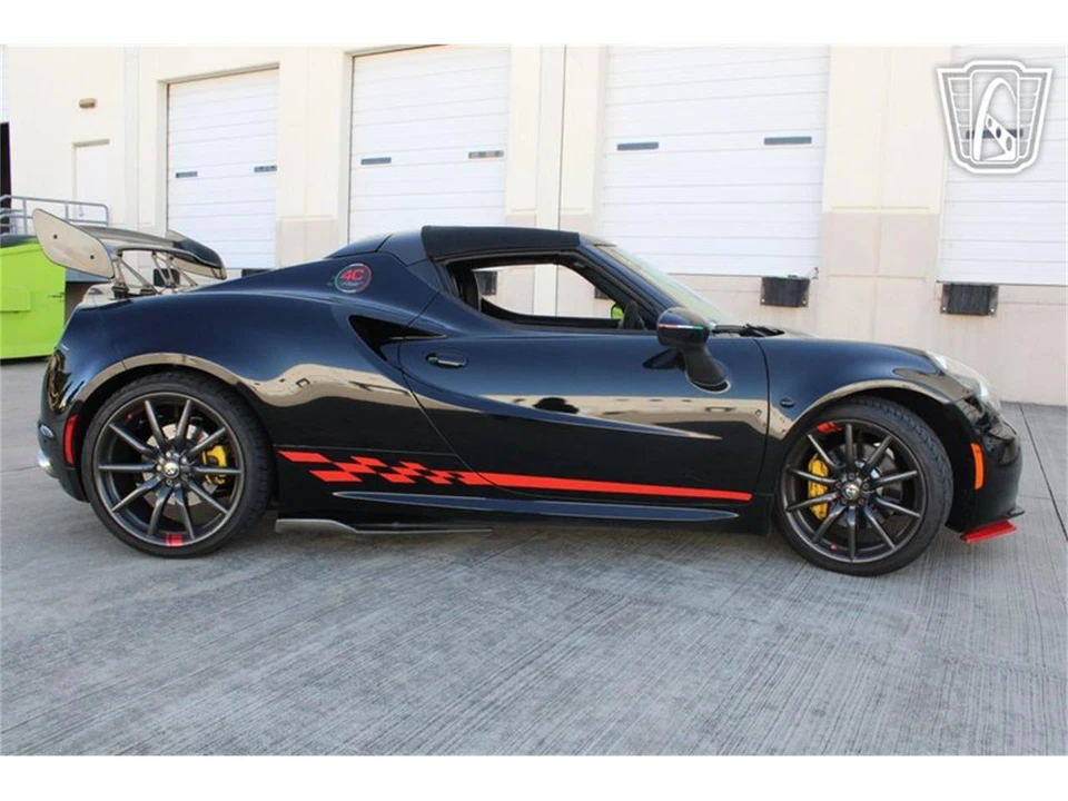 2016 Alfa Romeo 4C Coupe - Image 26 of 31