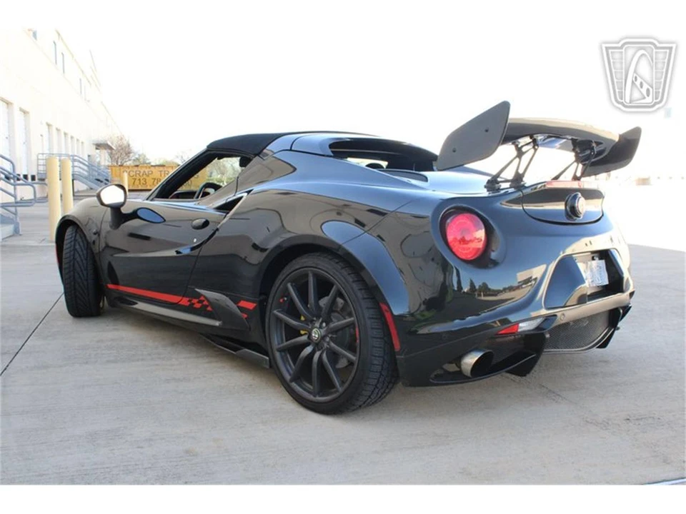 2016 Alfa Romeo 4C Coupe - Image 17 of 31