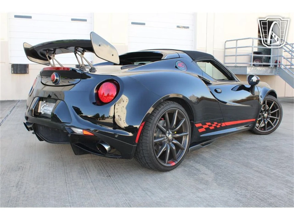 2016 Alfa Romeo 4C Coupe - Image 23 of 31