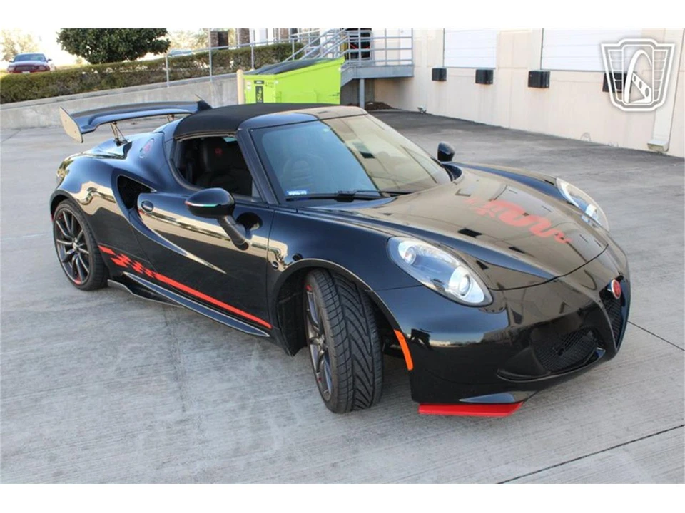 2016 Alfa Romeo 4C Coupe - Image 28 of 31