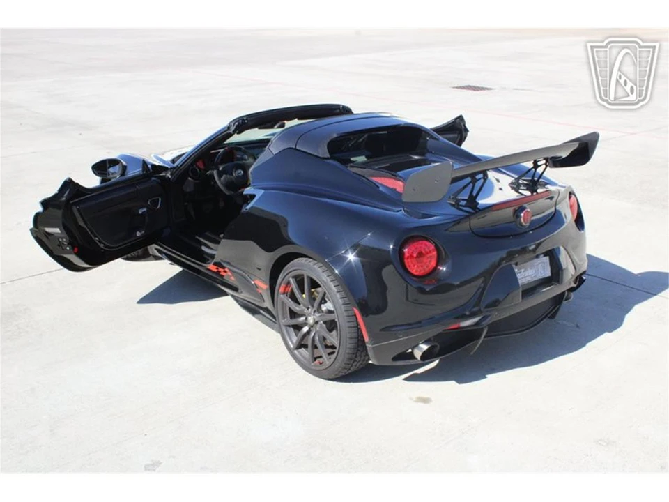 2016 Alfa Romeo 4C Coupe - Image 8 of 31