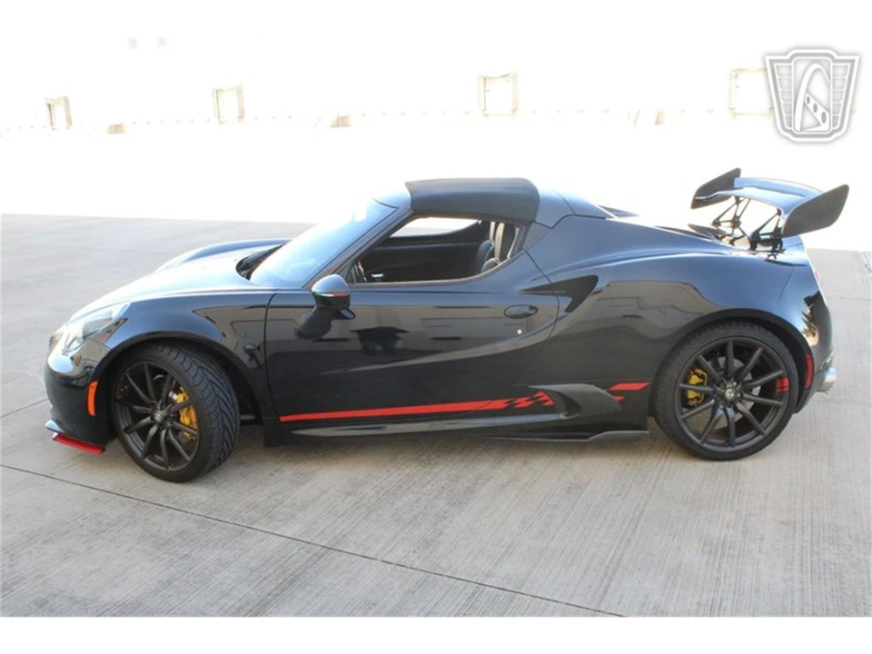 2016 Alfa Romeo 4C Coupe - Image 13 of 31