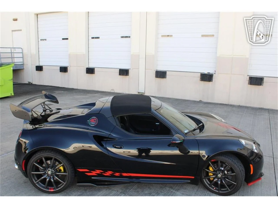 2016 Alfa Romeo 4C Coupe - Image 24 of 31