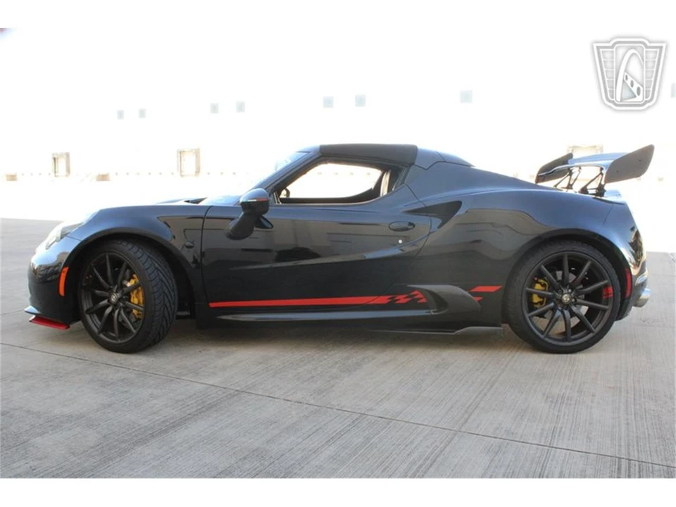 2016 Alfa Romeo 4C Coupe - Image 14 of 31