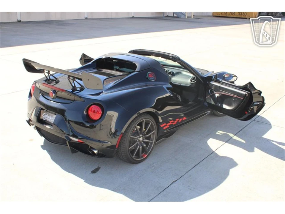 2016 Alfa Romeo 4C Coupe - Image 9 of 31